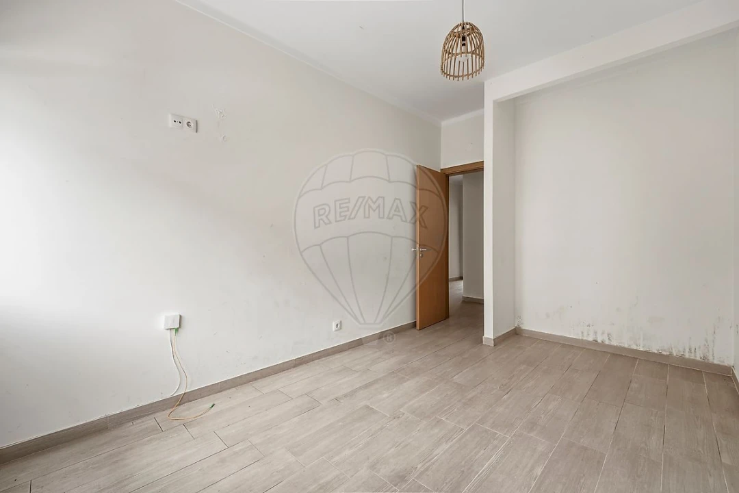 Apartamento T2 para Venda em Barreiro e Lavradio Foto 5