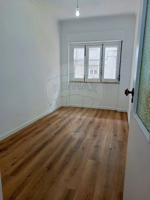 Apartamento T2 para Arrendamento em Ajuda