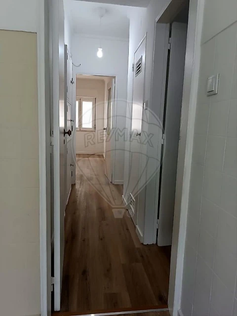 Apartamento T2 para Arrendamento em Ajuda