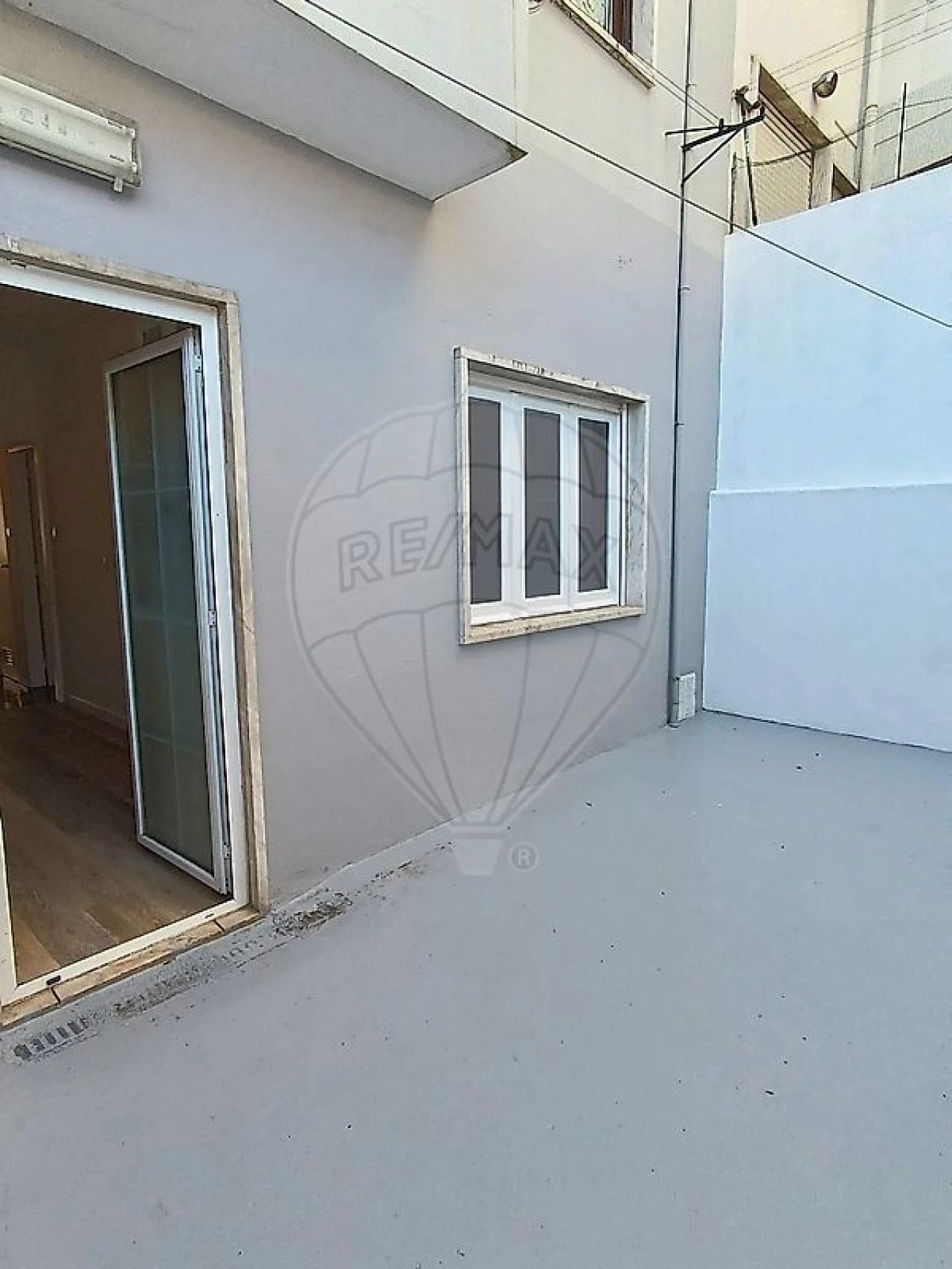Apartamento T2 para Arrendamento em Ajuda Foto 2