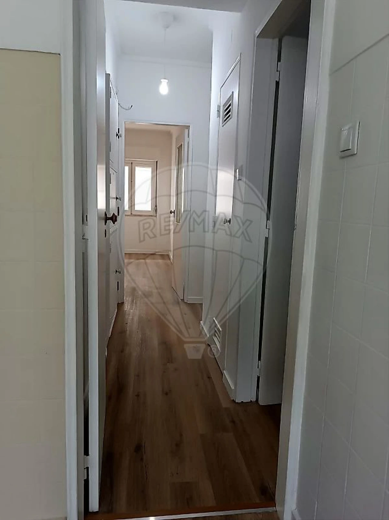 Apartamento T2 para Arrendamento em Ajuda Foto 5