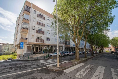 Apartamento T1 para Venda em Agualva e Mira-Sintra