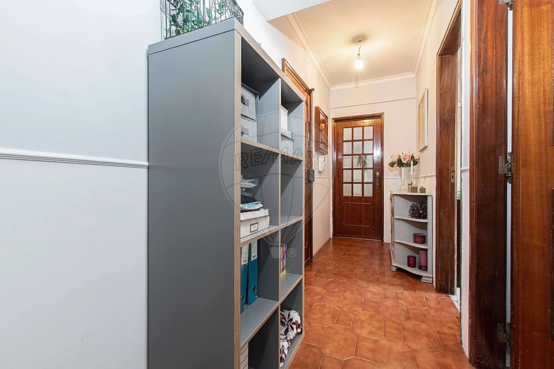 Apartamento T1 para Venda em Agualva e Mira-Sintra Foto 4