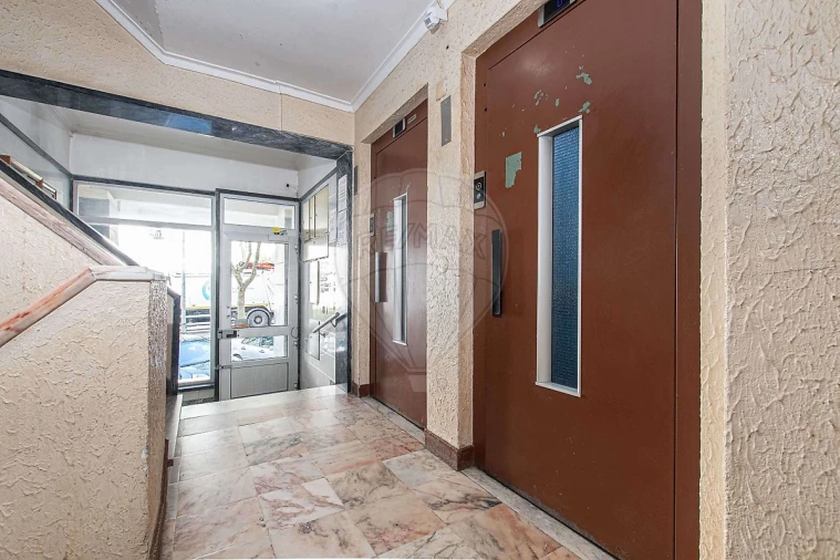 Apartamento T1 para Venda em Agualva e Mira-Sintra Foto 12