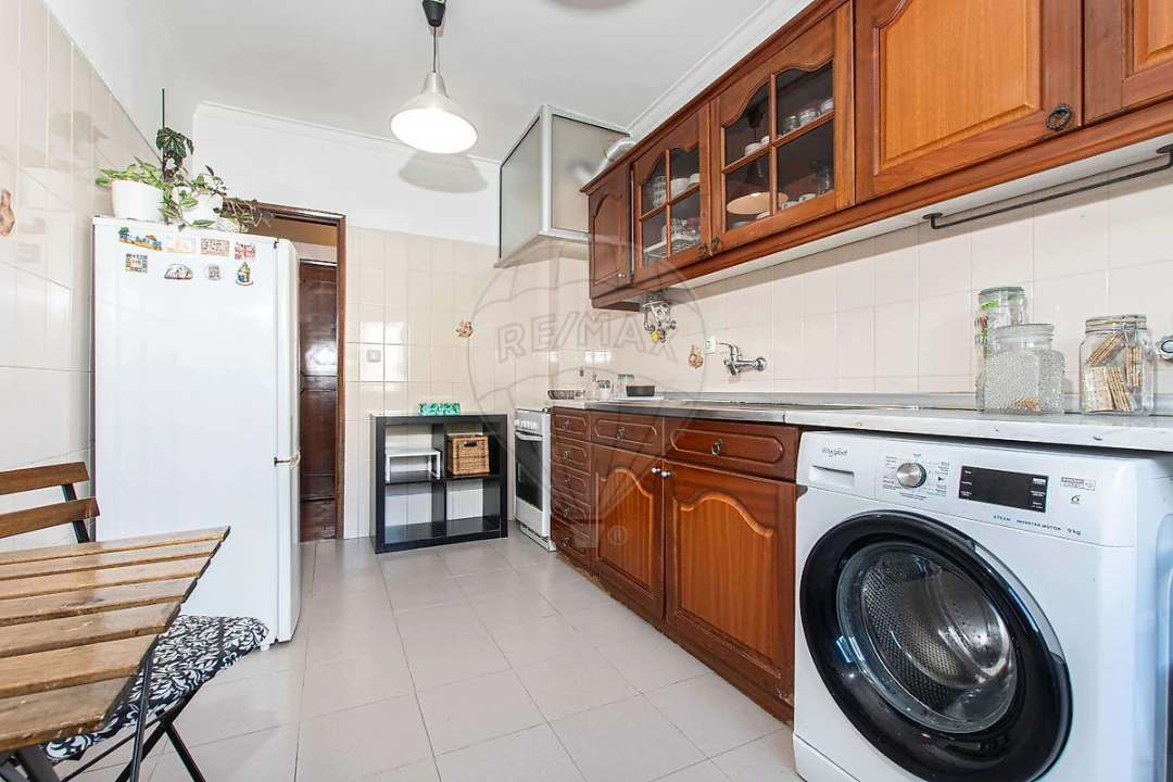 Apartamento T1 para Venda em Agualva e Mira-Sintra Foto 10