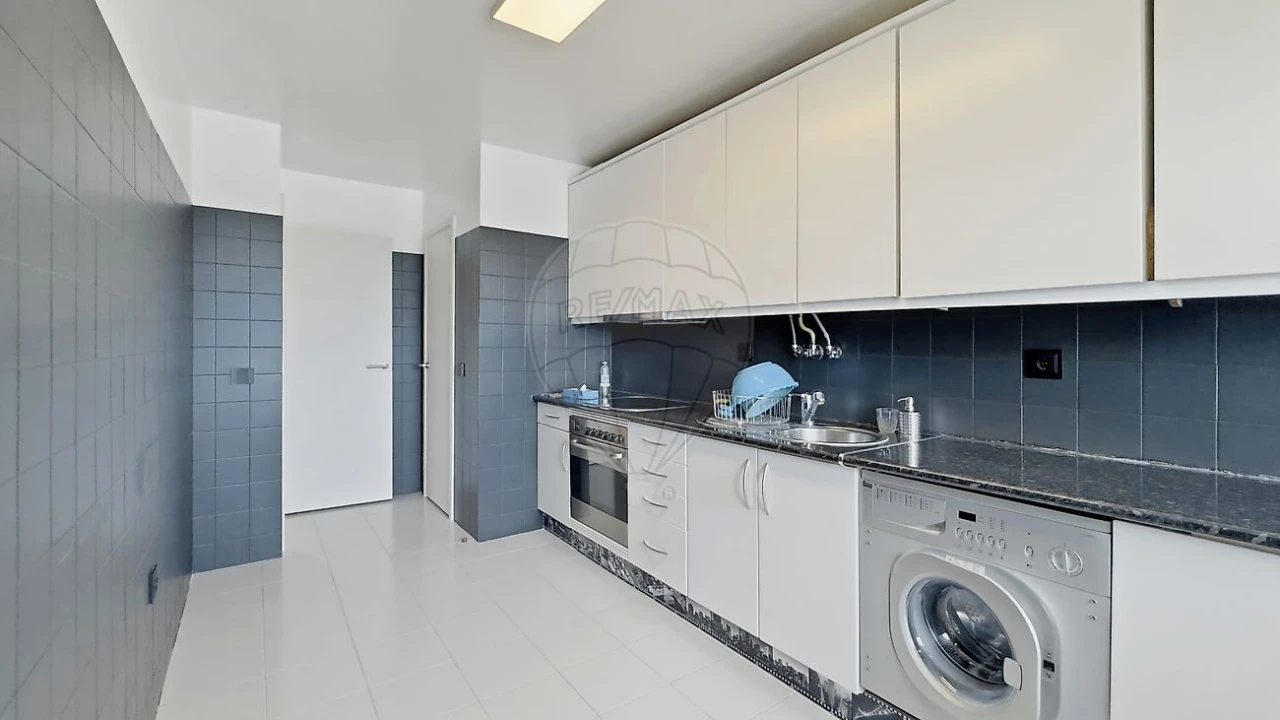 Apartamento T2 para Venda em Caparica e Trafaria Foto 1