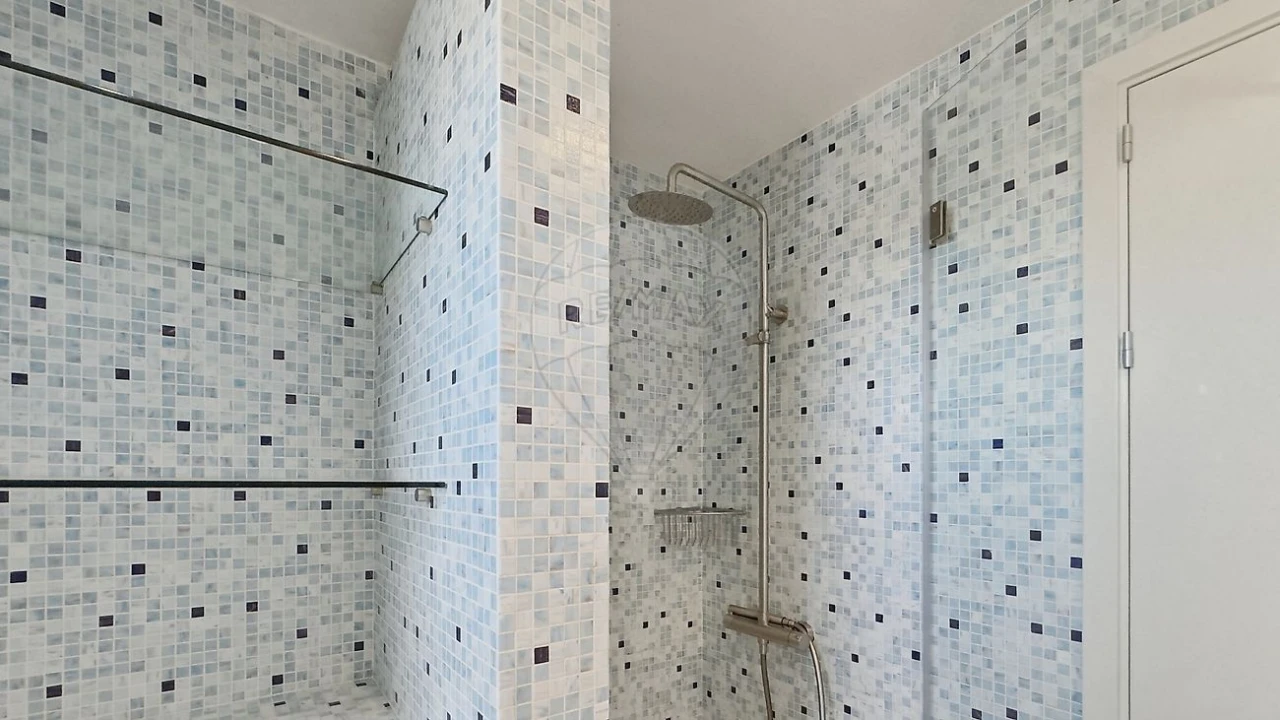 Apartamento T2 para Venda em Caparica e Trafaria Foto 5