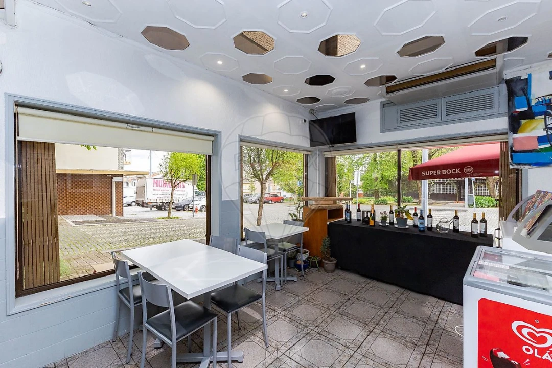 Negócio para Venda em Cidade da Maia Foto 8