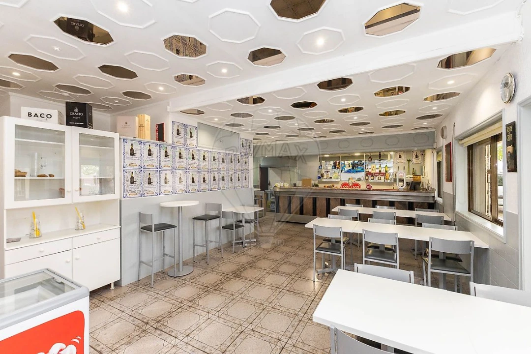 Negócio para Venda em Cidade da Maia Foto 7