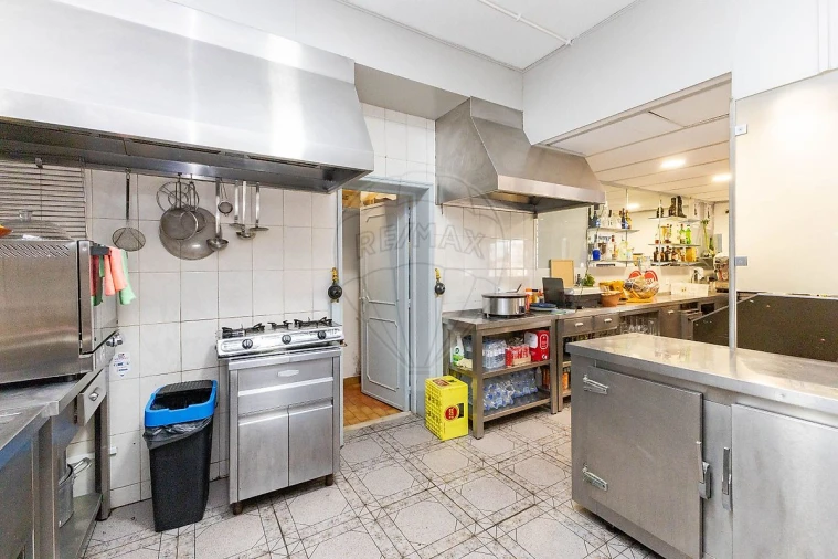 Negócio para Venda em Cidade da Maia Foto 19