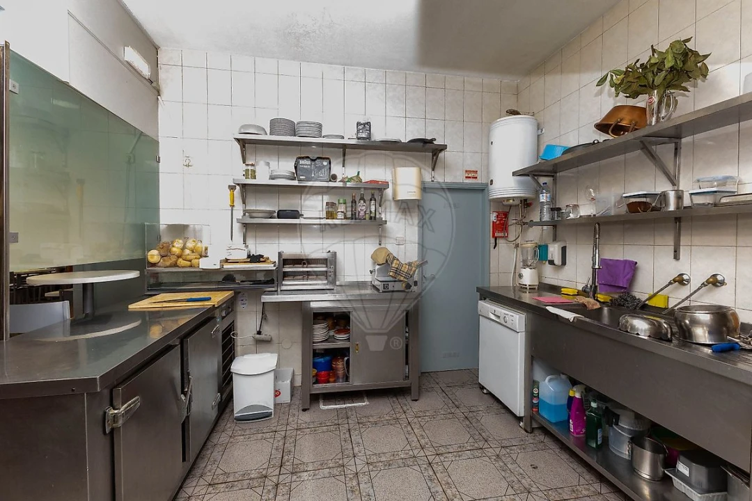 Negócio para Venda em Cidade da Maia Foto 18