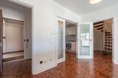 Apartamento T2 para Venda em Santo Antonio dos Olivais