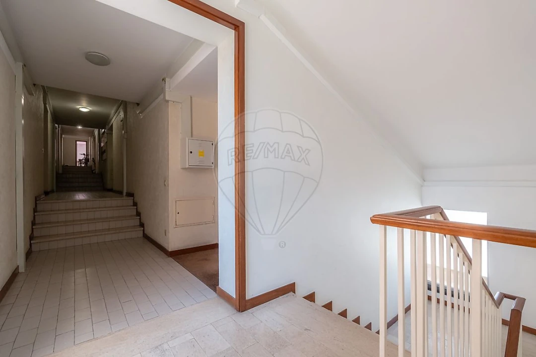 Apartamento T2 para Venda em Santo Antonio dos Olivais Foto 15