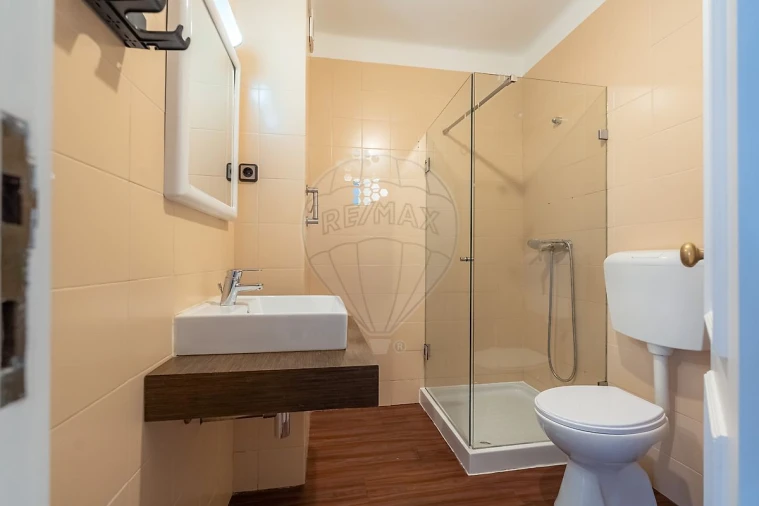 Apartamento T2 para Venda em Santo Antonio dos Olivais Foto 10