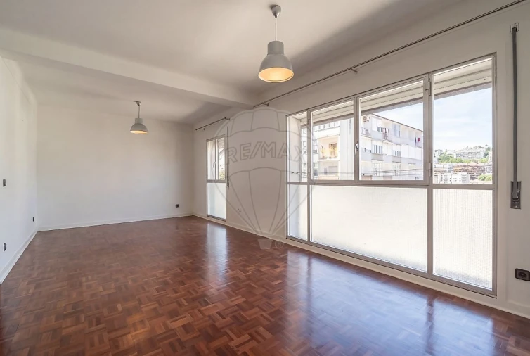 Apartamento T2 para Venda em Santo Antonio dos Olivais Foto 17