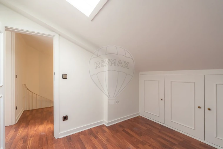 Apartamento T2 para Venda em Santo Antonio dos Olivais Foto 7