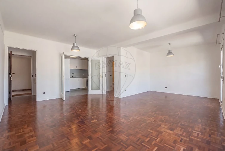 Apartamento T2 para Venda em Santo Antonio dos Olivais Foto 13