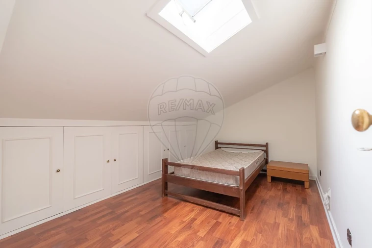 Apartamento T2 para Venda em Santo Antonio dos Olivais Foto 5