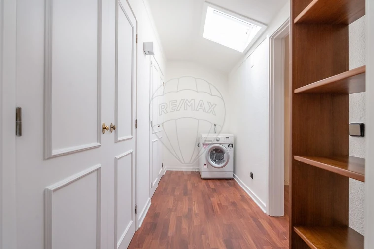 Apartamento T2 para Venda em Santo Antonio dos Olivais Foto 6