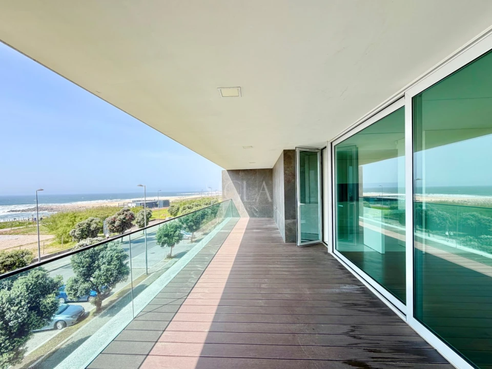 Apartamento T3 para Arrendamento em Canidelo Foto 3