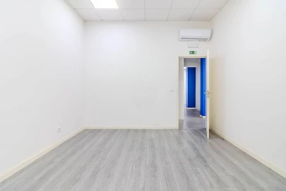 Loja para Arrendamento em Paranhos