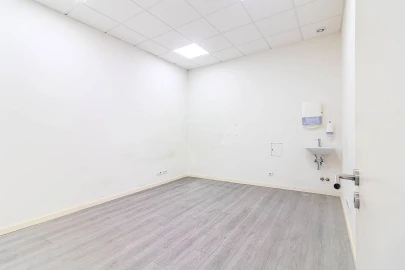 Loja para Arrendamento em Paranhos