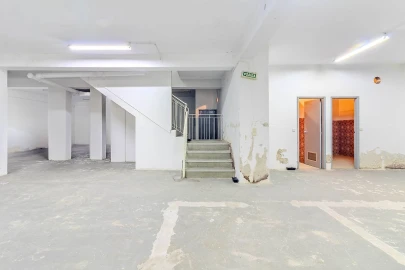 Loja para Arrendamento em Paranhos