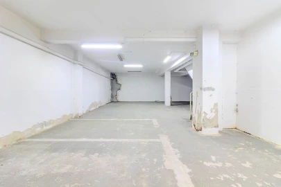 Loja para Arrendamento em Paranhos