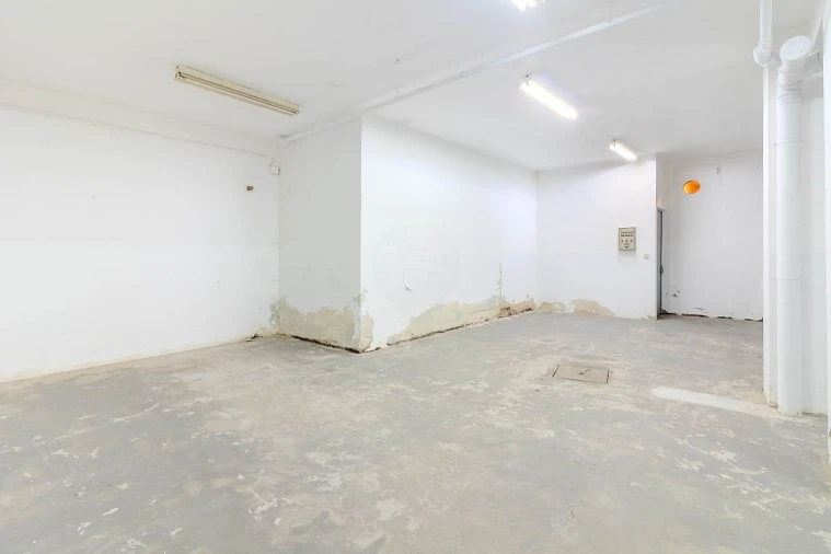 Loja para Arrendamento em Paranhos Foto 24