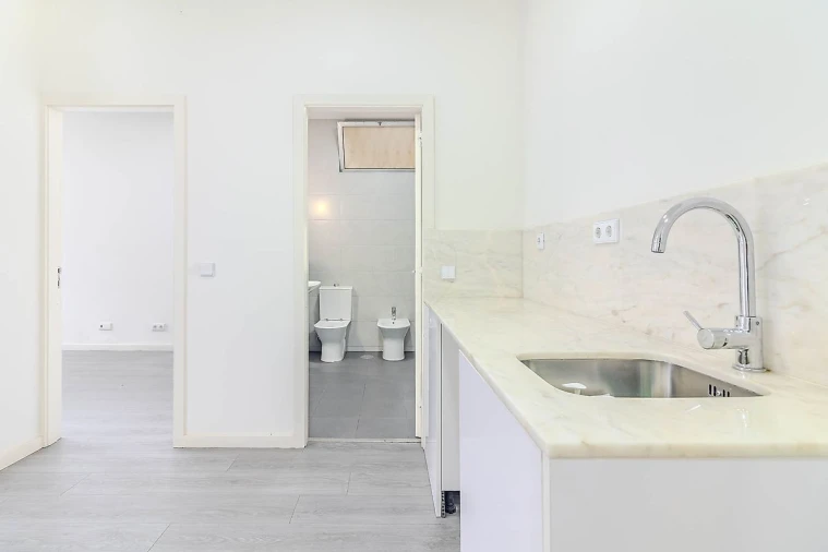 Loja para Arrendamento em Paranhos Foto 7