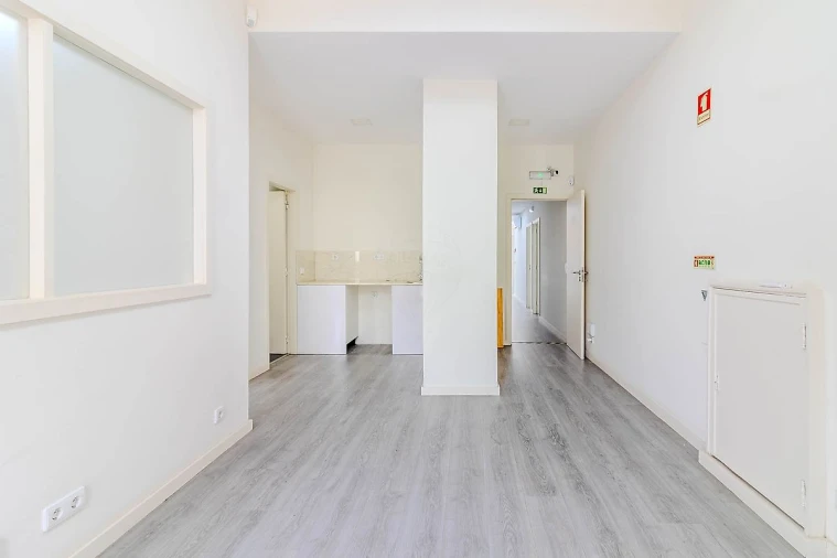 Loja para Arrendamento em Paranhos Foto 2