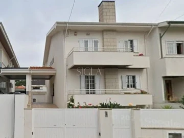 Moradia T4 para Venda em Mafamude e Vilar do Paraíso