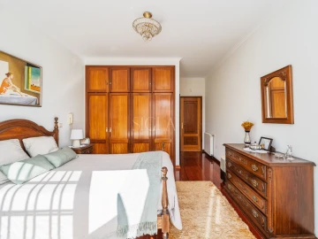Moradia T4 para Venda em Mafamude e Vilar do Paraíso