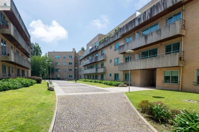 Apartamento T3 para Venda em Lordelo do Ouro e Massarelos