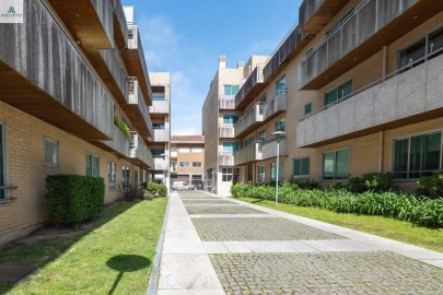 Apartamento T3 para Venda em Lordelo do Ouro e Massarelos
