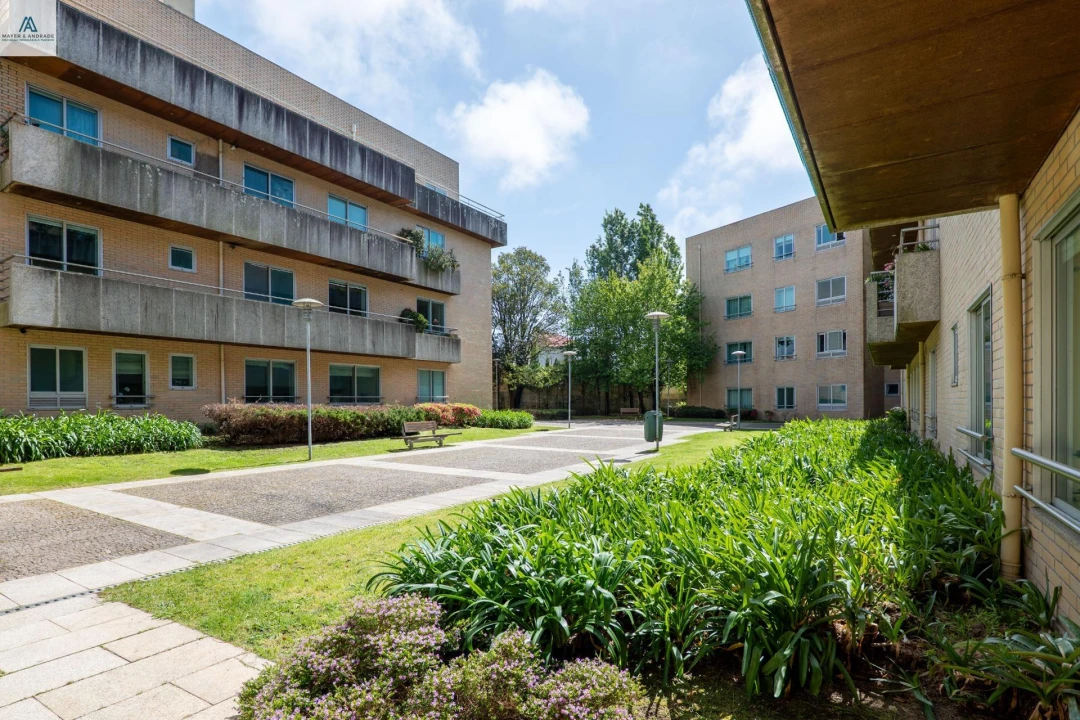 Apartamento T3 para Venda em Lordelo do Ouro e Massarelos Foto 1
