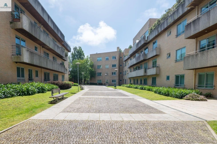 Apartamento T3 para Venda em Lordelo do Ouro e Massarelos Foto 49