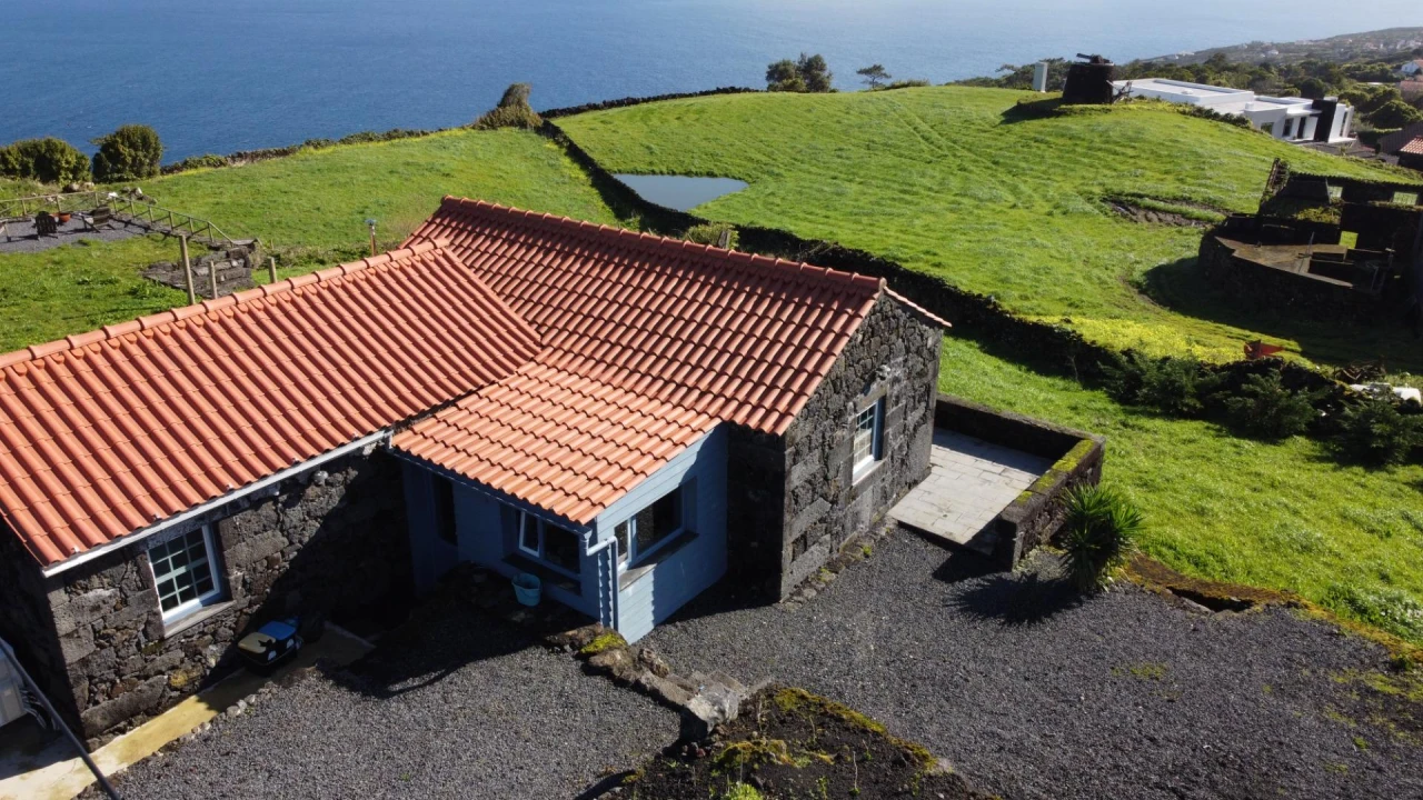 Moradia T3 para Venda em Ribeirinha Foto 2