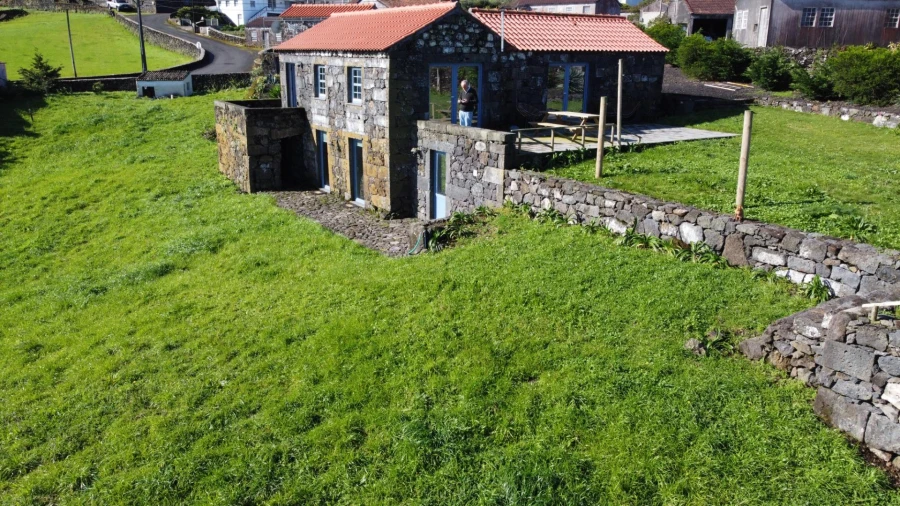 Moradia T3 para Venda em Ribeirinha Foto 4