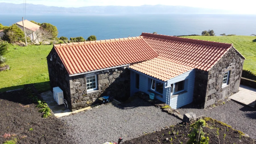 Moradia T3 para Venda em Ribeirinha Foto 6