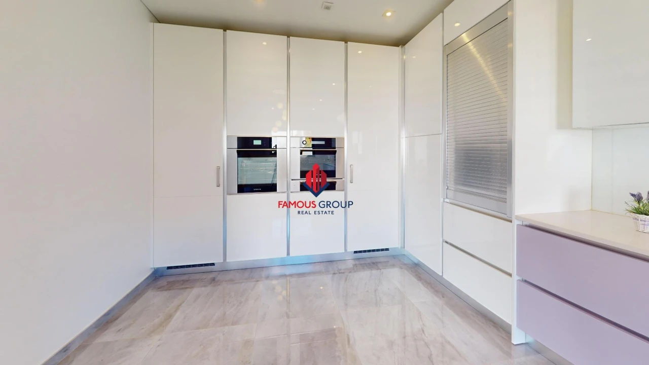 Moradia T4 para Venda em Estômbar e Parchal Foto 16