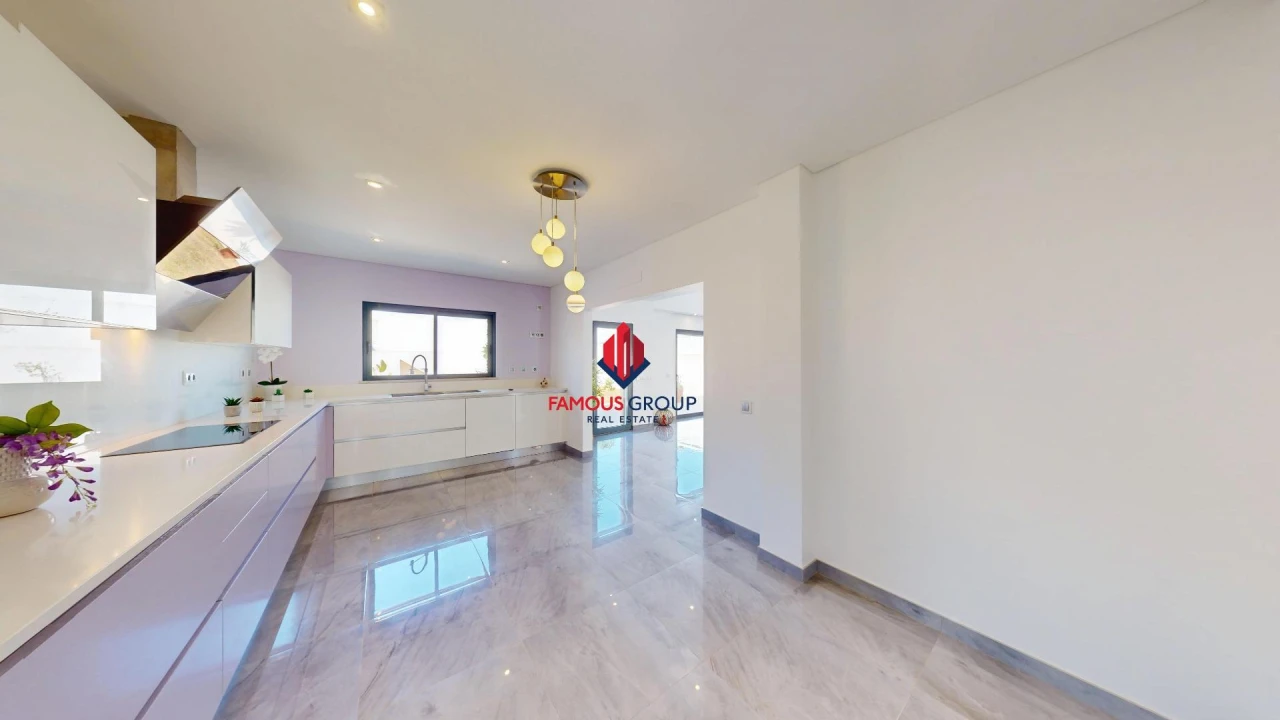 Moradia T4 para Venda em Estômbar e Parchal Foto 20