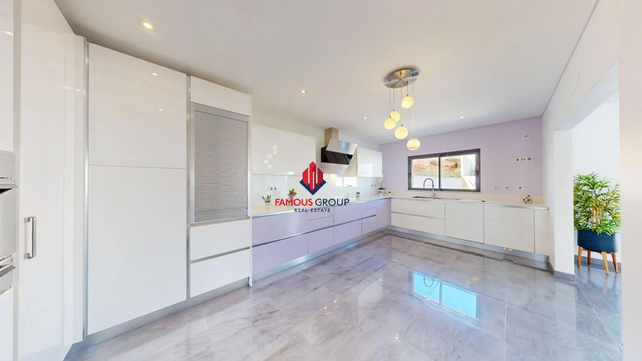 Moradia T4 para Venda em Estômbar e Parchal Foto 21