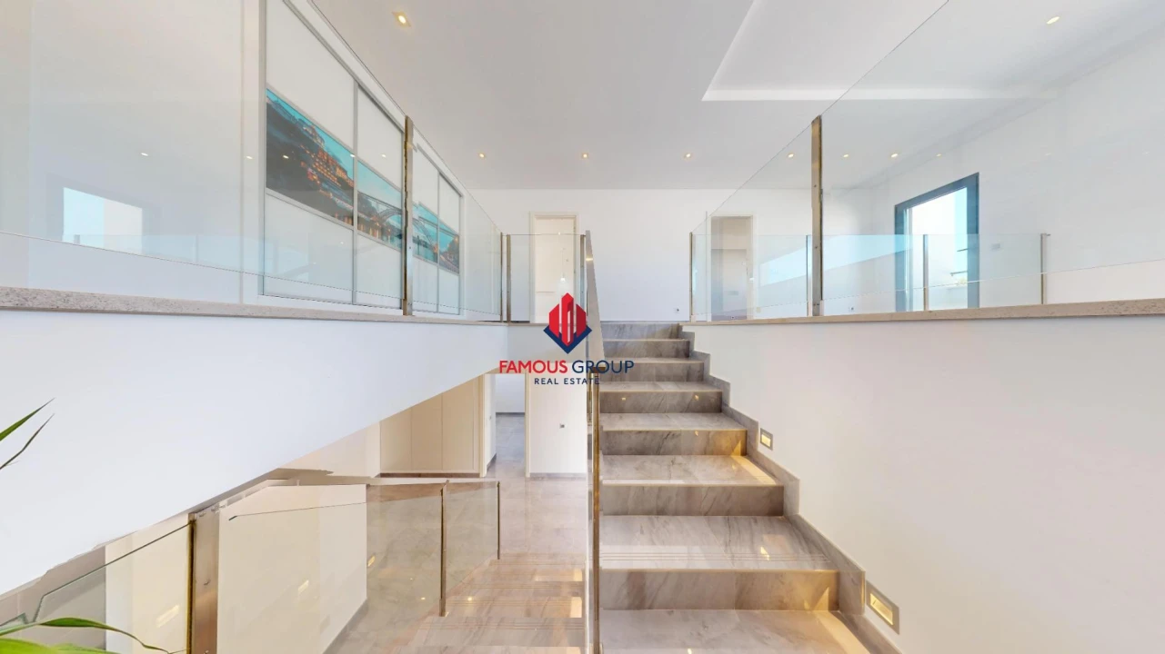 Moradia T4 para Venda em Estômbar e Parchal Foto 24