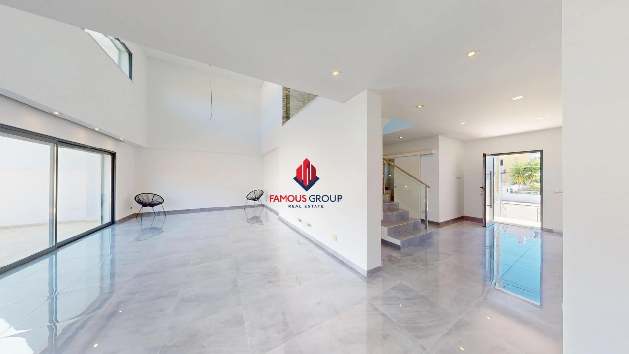 Moradia T4 para Venda em Estômbar e Parchal Foto 3