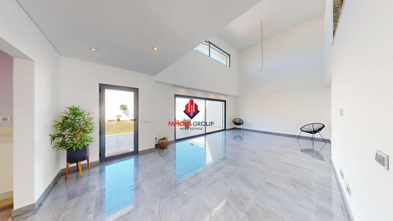 Moradia T4 para Venda em Estômbar e Parchal Foto 9