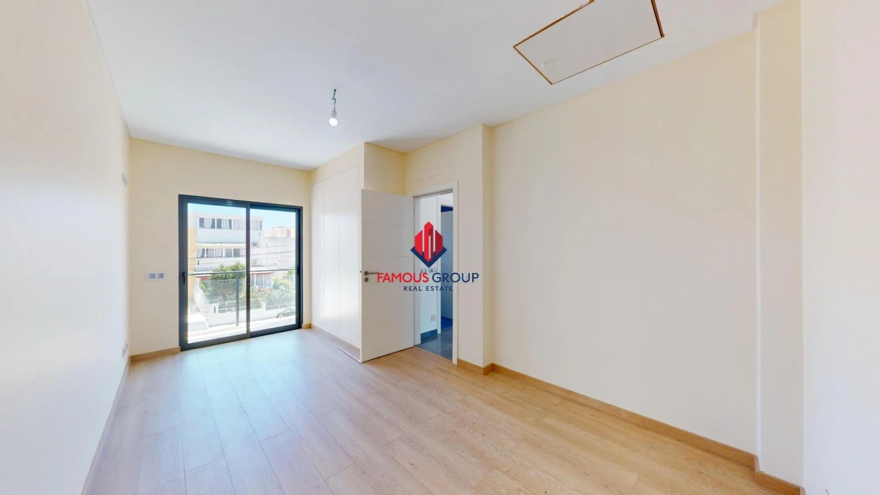 Moradia T4 para Venda em Estômbar e Parchal Foto 35