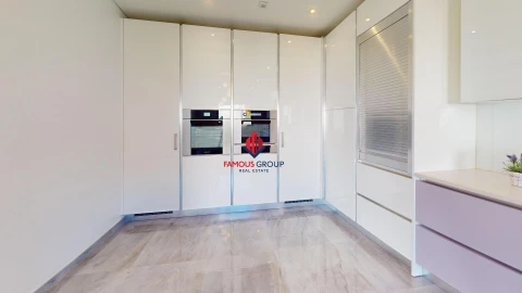 Moradia T4 para Venda em Estômbar e Parchal