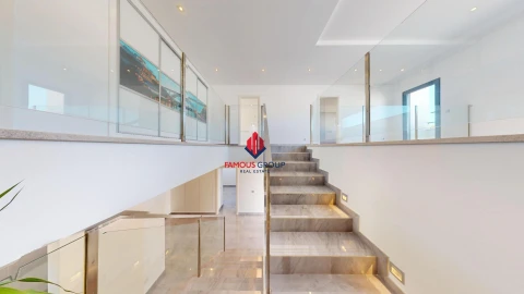 Moradia T4 para Venda em Estômbar e Parchal