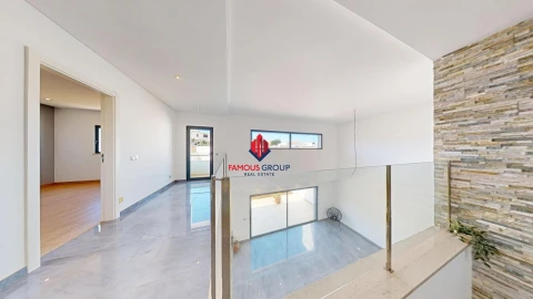 Moradia T4 para Venda em Estômbar e Parchal